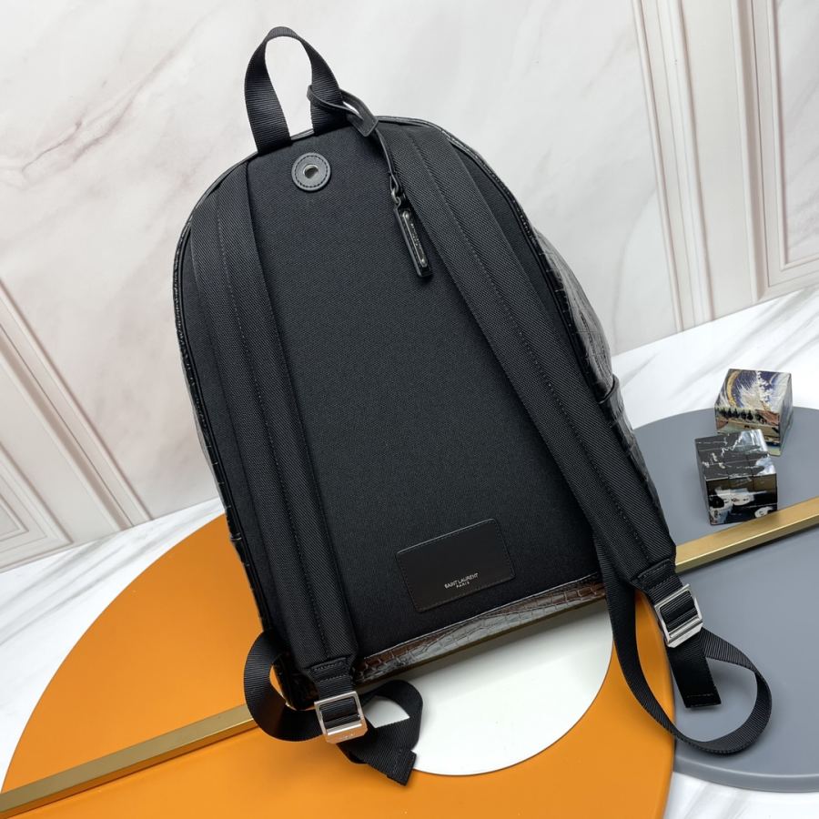 1:1 Replica knapsack crocodile pattern — AAA Quality Replica — photo 3