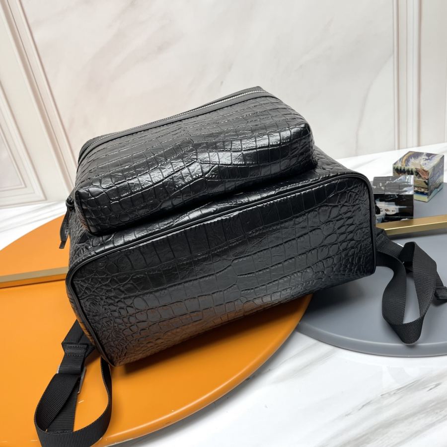 1:1 Replica knapsack crocodile pattern — AAA Quality Replica — photo 2