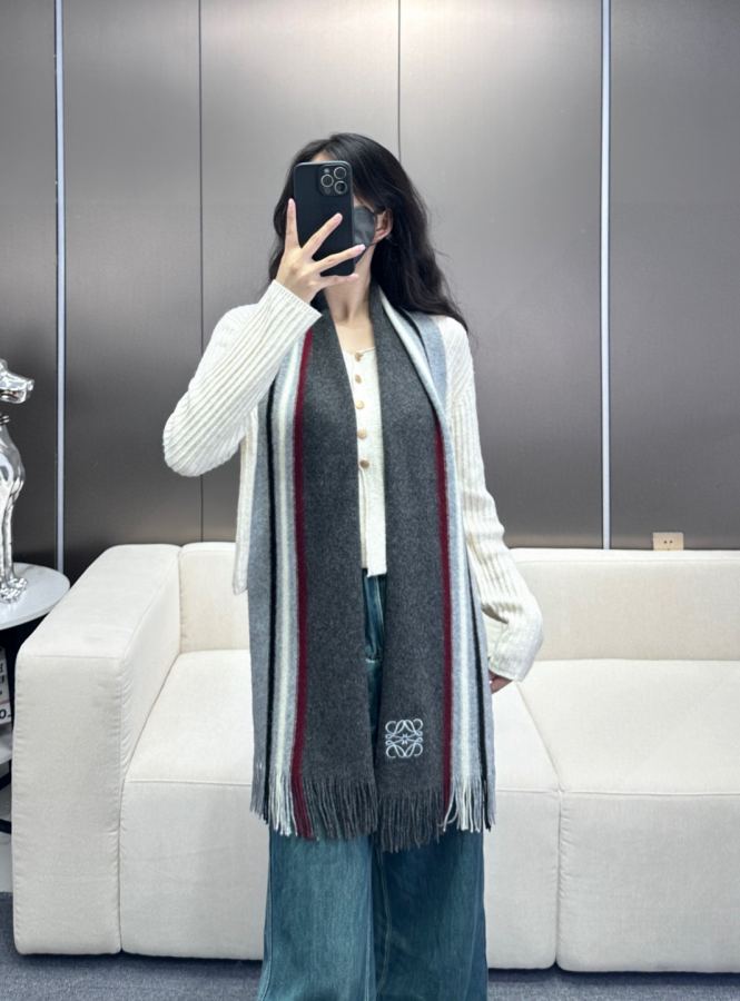 1:1 Replica Loewe scarf LOEWE Classical 30 180 — Premium Replica