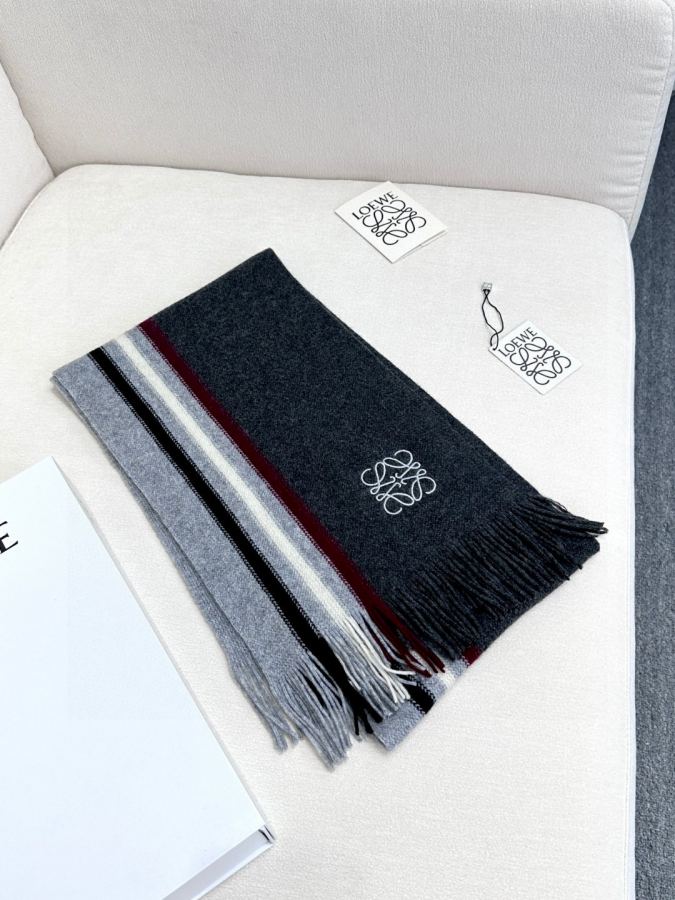 1:1 Replica Loewe scarf LOEWE Classical 30 180 — Premium Replica — photo 3