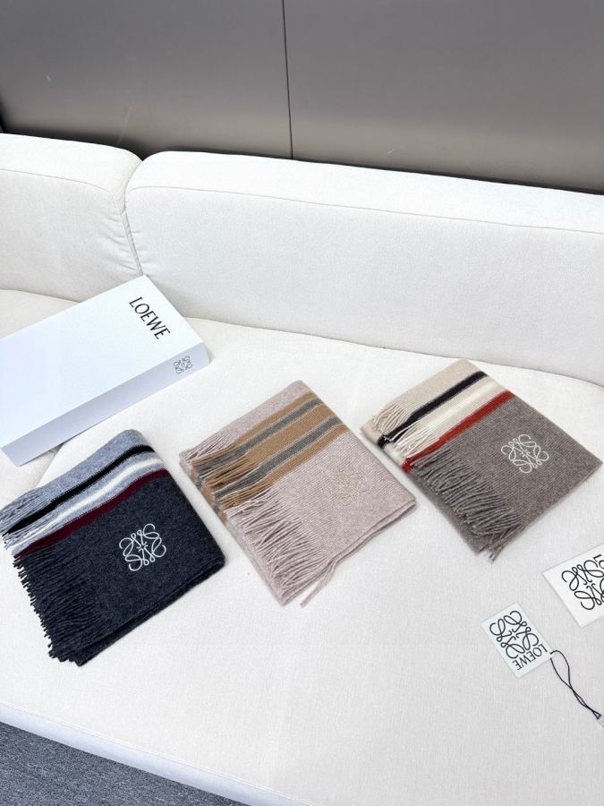 1:1 Replica Loewe scarf LOEWE Classical 30 180 — Premium Replica — photo 8