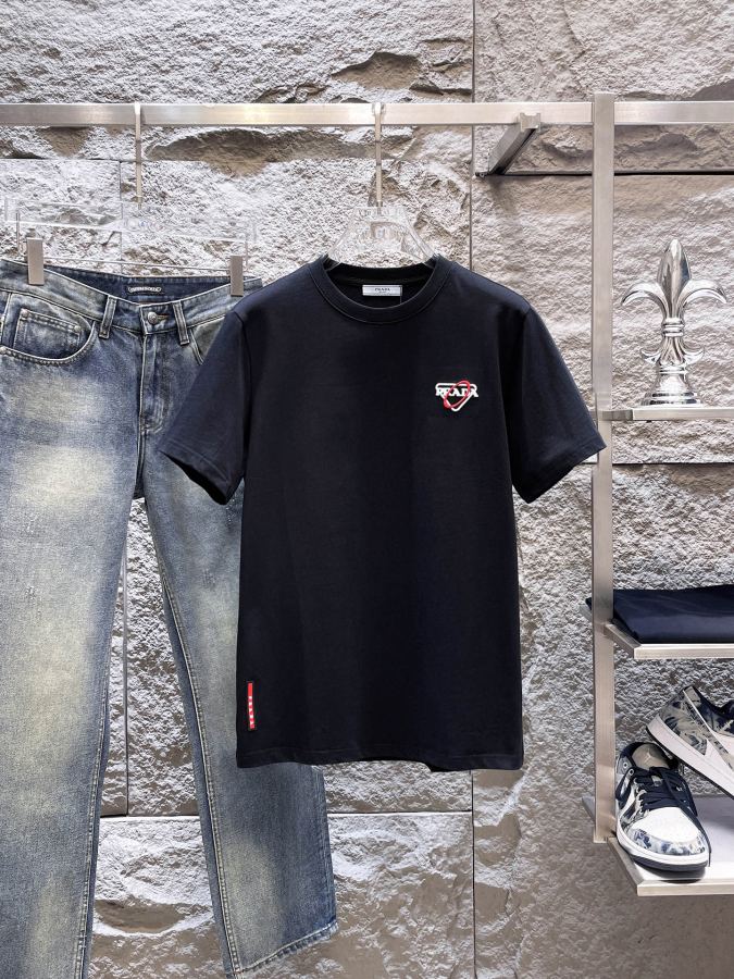 1:1 Replica Prada men PRADA 26 T logo — Premium Replica