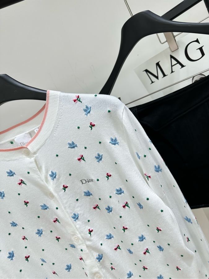1:1 Replica Dior Women D White — Premium Replica — photo 4