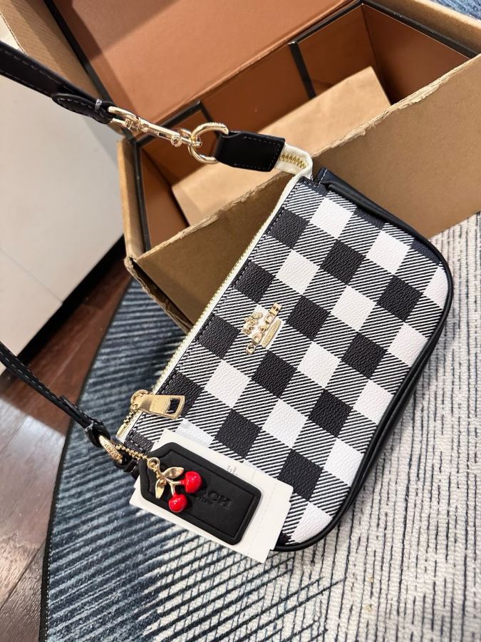 1:1 Replica COACH bag size 19*5*12cm — AAA Quality Replica — photo 9