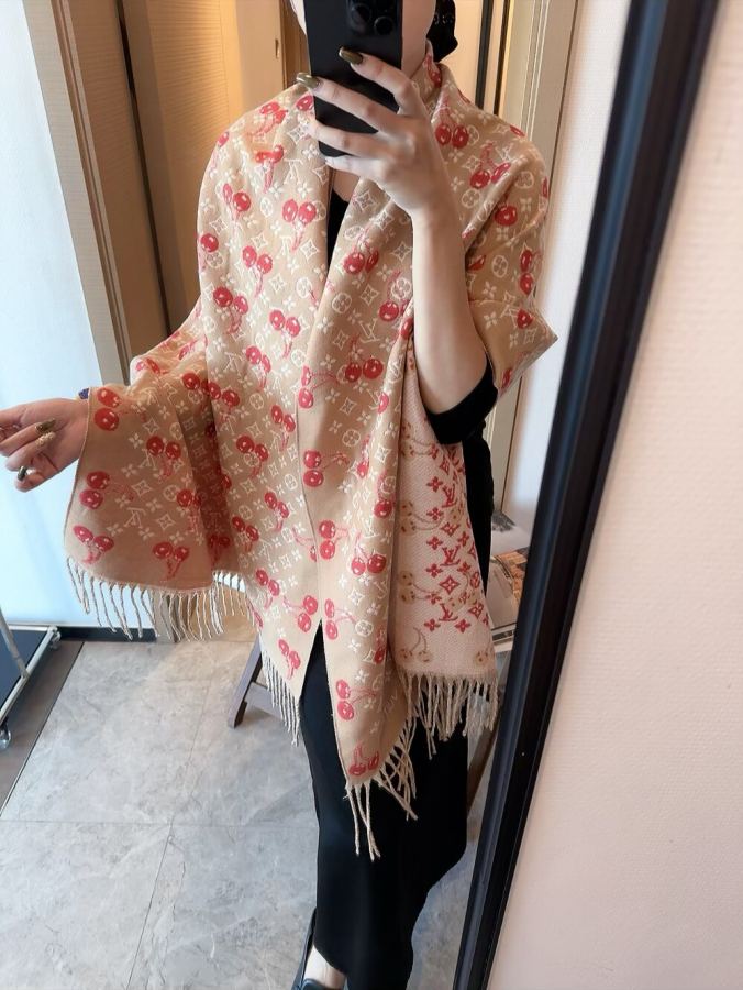 1:1 Replica LV scarf Classical 65*180cm — AAA Quality Replica — photo 2