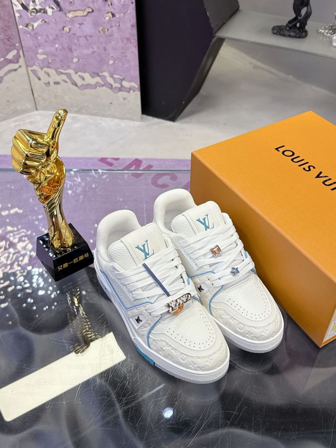1:1 Replica Louis Vuitton shoe (Airplane Box 10) — AAA Quality Replica — photo 5