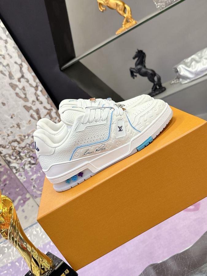 1:1 Replica Louis Vuitton shoe (Airplane Box 10) — AAA Quality Replica — photo 3