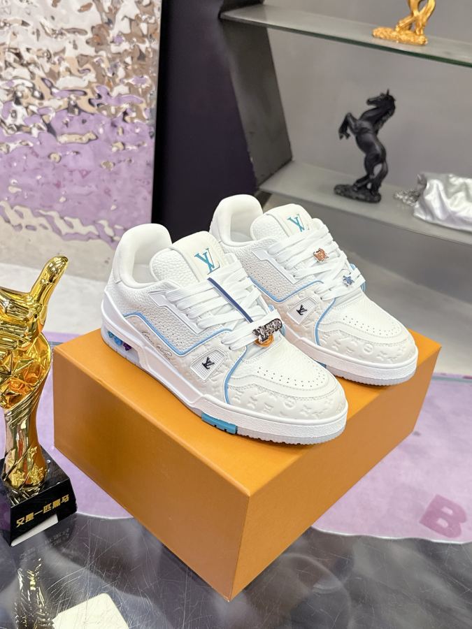 1:1 Replica Louis Vuitton shoe (Airplane Box 10) — AAA Quality Replica — photo 2
