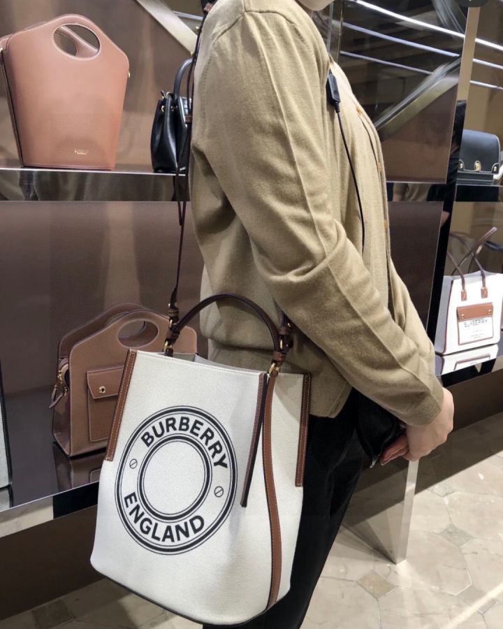 1:1 Replica Burberry bag Upper body picture — Premium Replica — photo 9