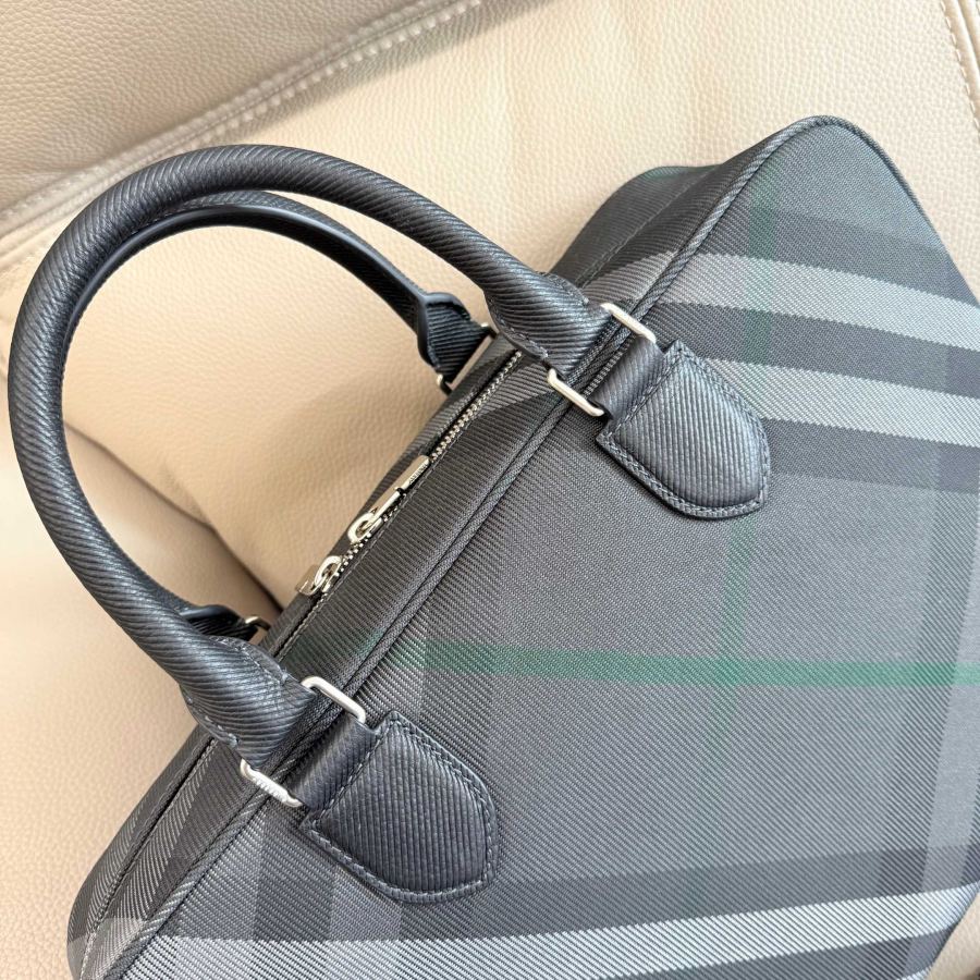 1:1 Replica Burberry bag more details — 1:1 Replica — photo 4