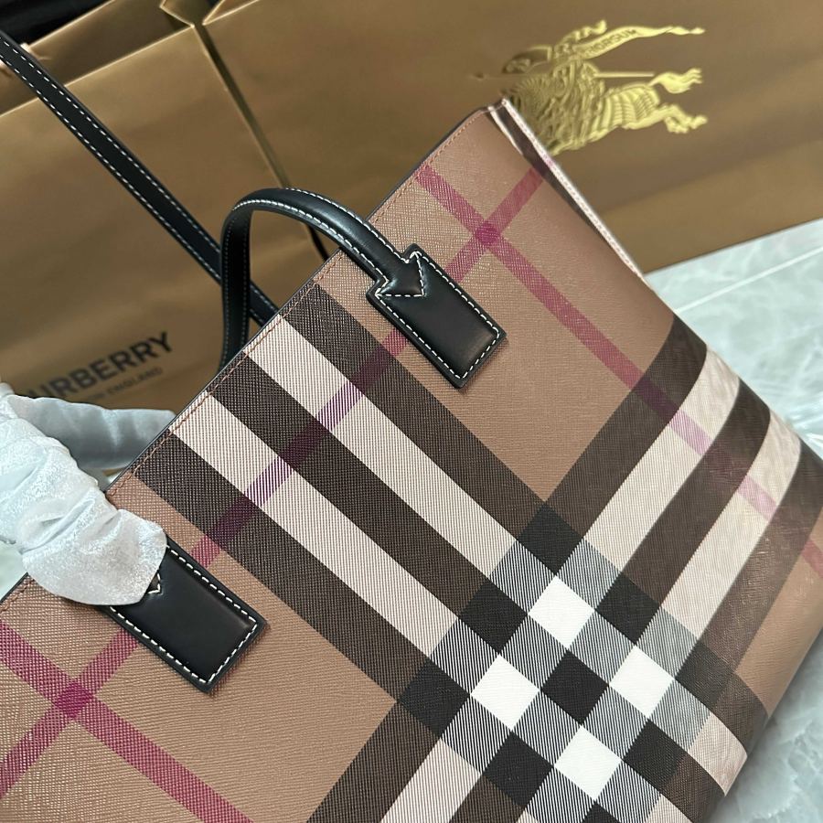 1:1 Replica Burberry bag tote — Premium Replica — photo 3