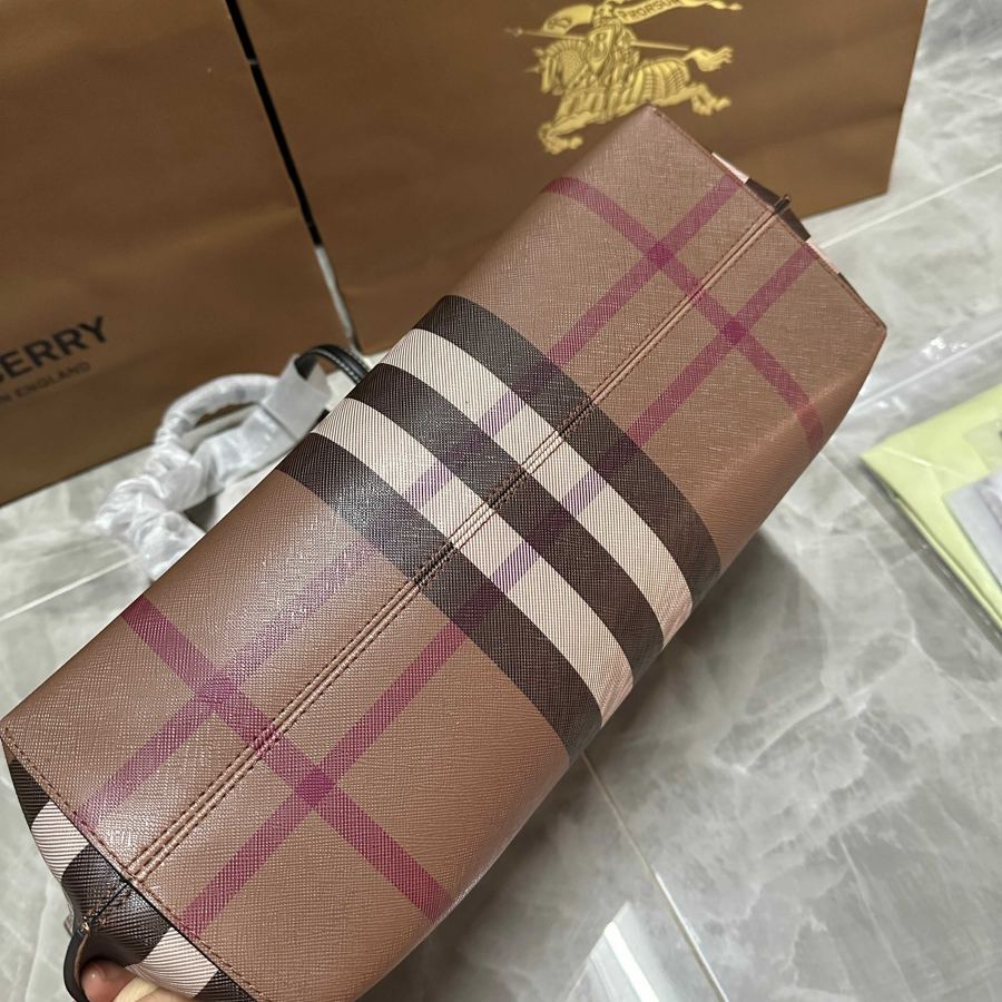 1:1 Replica Burberry bag tote — Premium Replica — photo 9