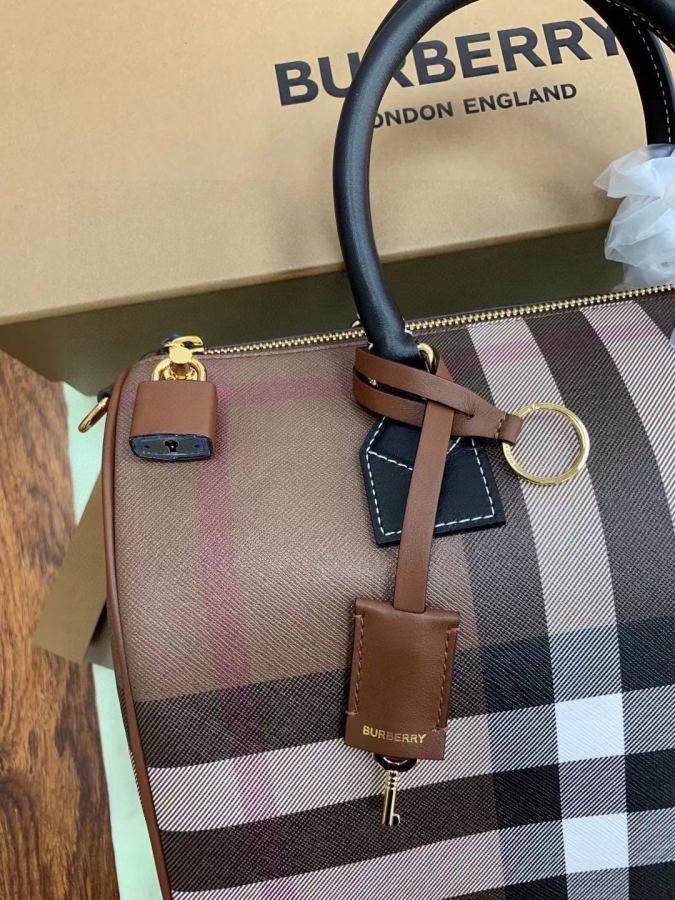1:1 Replica Burberry bag genuine — AAA Quality Replica — photo 3