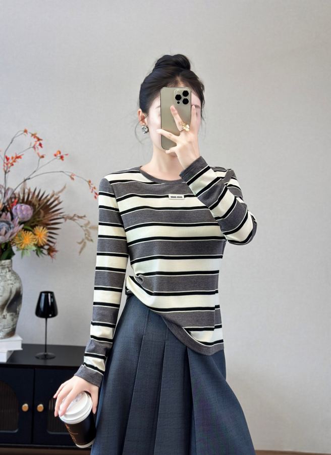 1:1 Replica Miumiu Women — 1:1 Replica