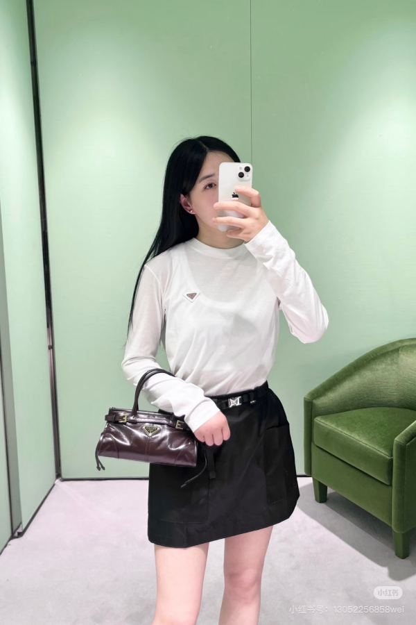 1:1 Replica Prada Women Prad*2026 New T “ ” SML — Premium Replica — photo 7