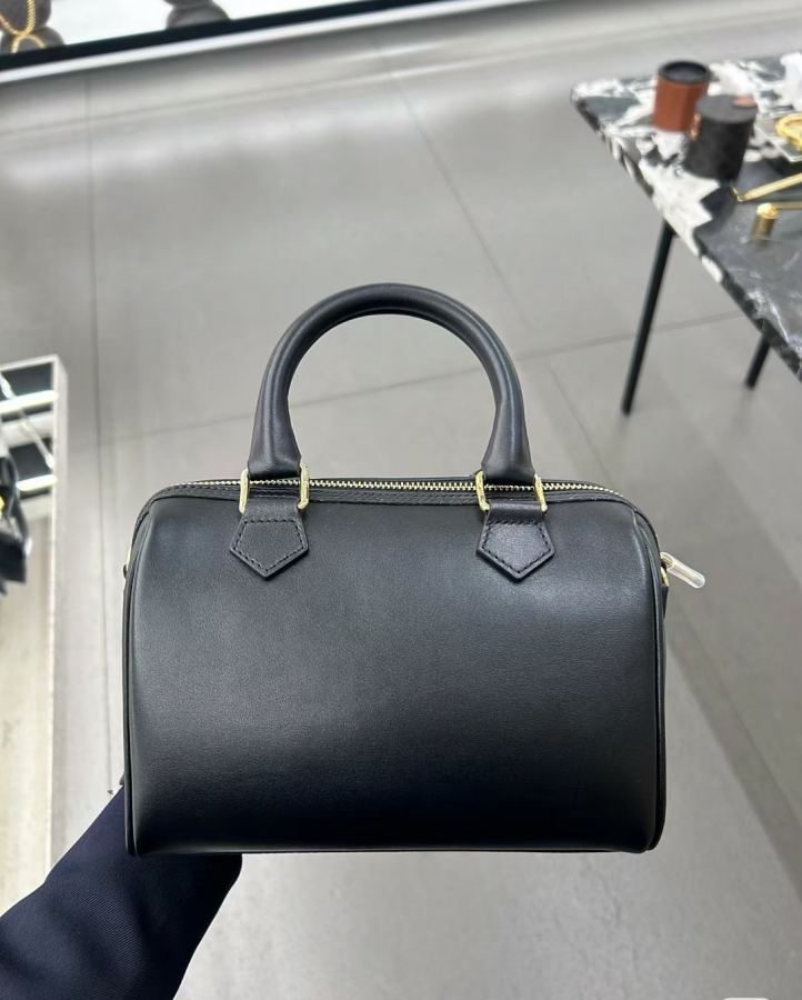 1:1 Replica Celine bag Black — Premium Replica — photo 4