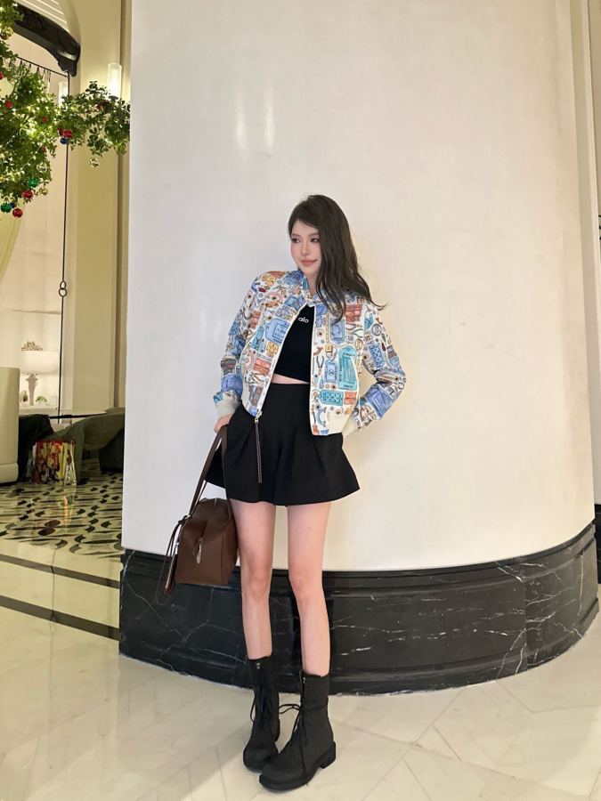 1:1 Replica LV Women — AAA Quality Replica — photo 2