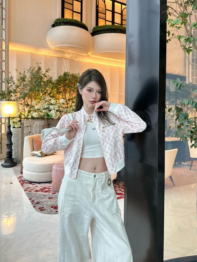 1:1 Replica LV Women — Premium Replica — photo 8
