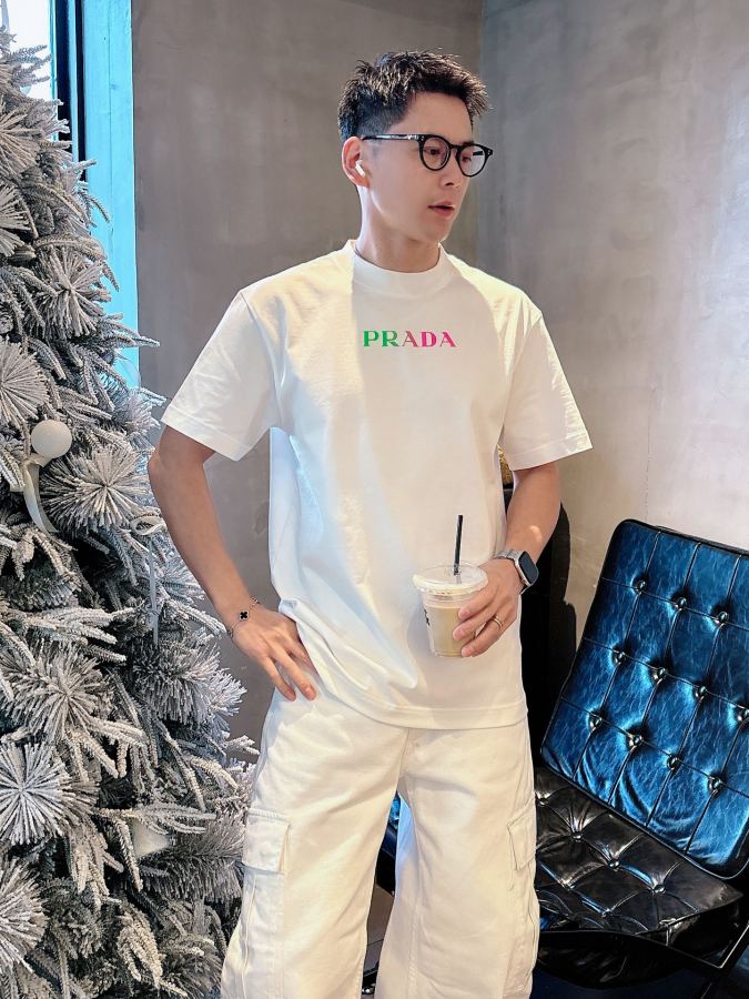 1:1 Replica Prada men Prada 2026ss T logo — AAA Quality Replica — photo 8