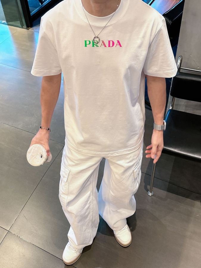1:1 Replica Prada men Prada 2026ss T logo — AAA Quality Replica — photo 3