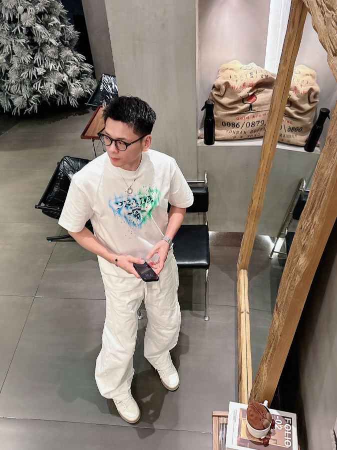 1:1 Replica Prada men Prada 2026ss New T logo. — Premium Replica — photo 5