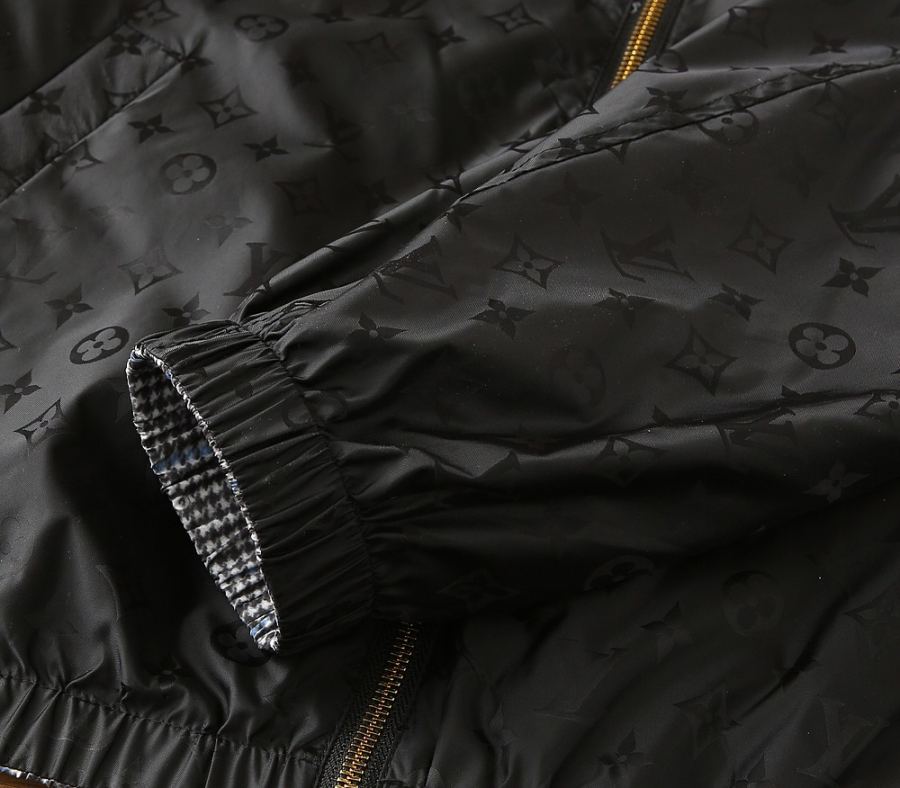 1:1 Replica LV men LV 2026 logo — AAA Quality Replica — photo 6