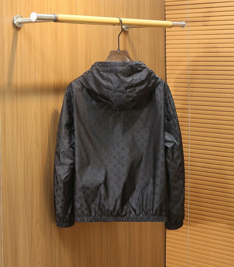 1:1 Replica LV men LV 2026 logo — AAA Quality Replica — photo 2