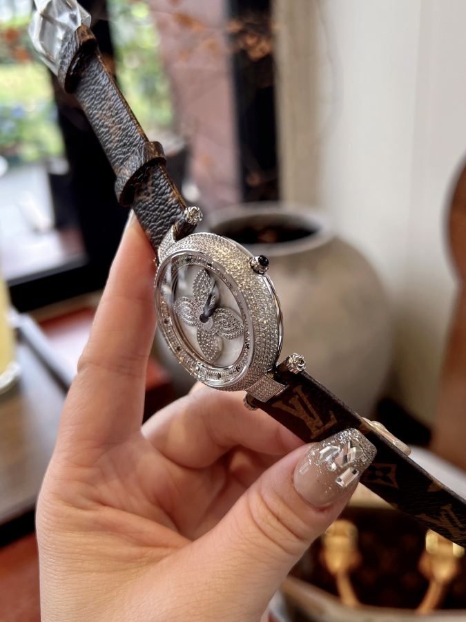 1:1 Replica Louis Vuitton Watches Same price as gold and white) — Premium Replica — photo 7