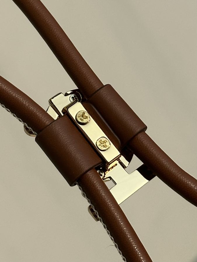 1:1 Replica Burberry bag B TB logo — AAA Quality Replica — photo 3
