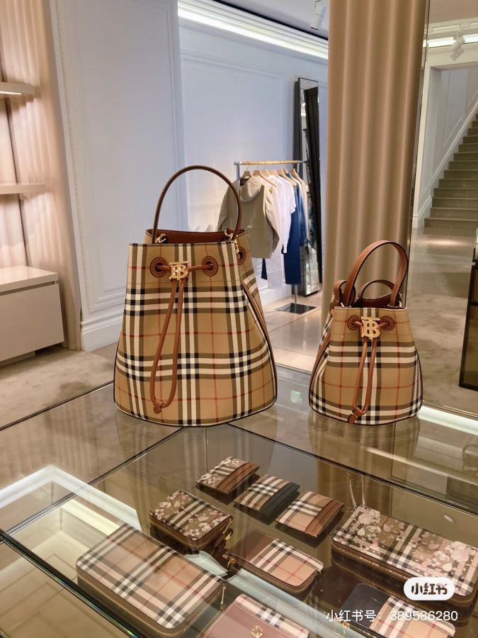 1:1 Replica Burberry bag Size comparison picture! — AAA Quality Replica — photo 2