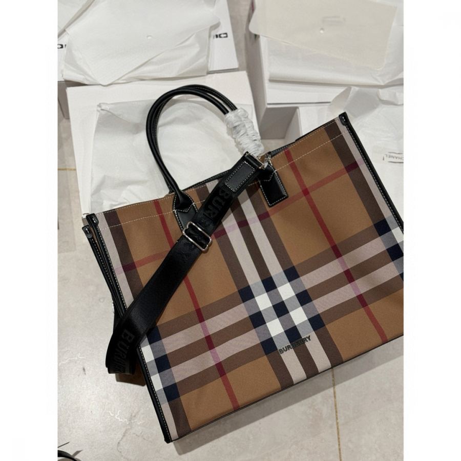 1:1 Replica Burberry bag size 45*35cm — 1:1 Replica — photo 2