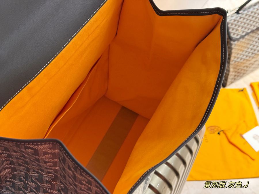1:1 Replica Goyard bag replica — photo 9