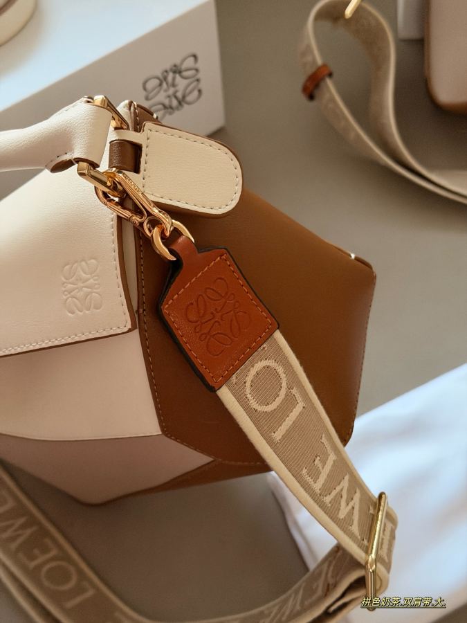 1:1 Replica LOEWE bag Comes with box (double shoulder straps) — AAA Quality Replica — photo 4