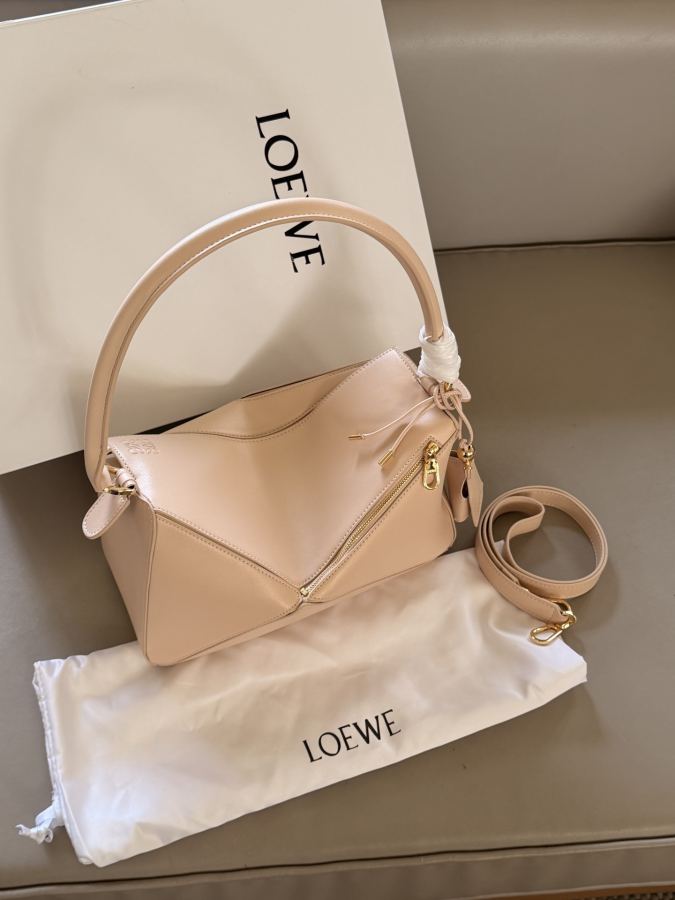1:1 Replica LOEWE bag size 29*20cm — AAA Quality Replica — photo 6