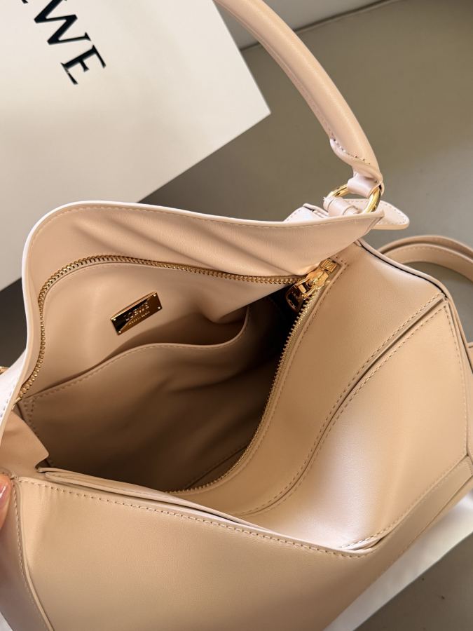 1:1 Replica LOEWE bag size 29*20cm — AAA Quality Replica — photo 9