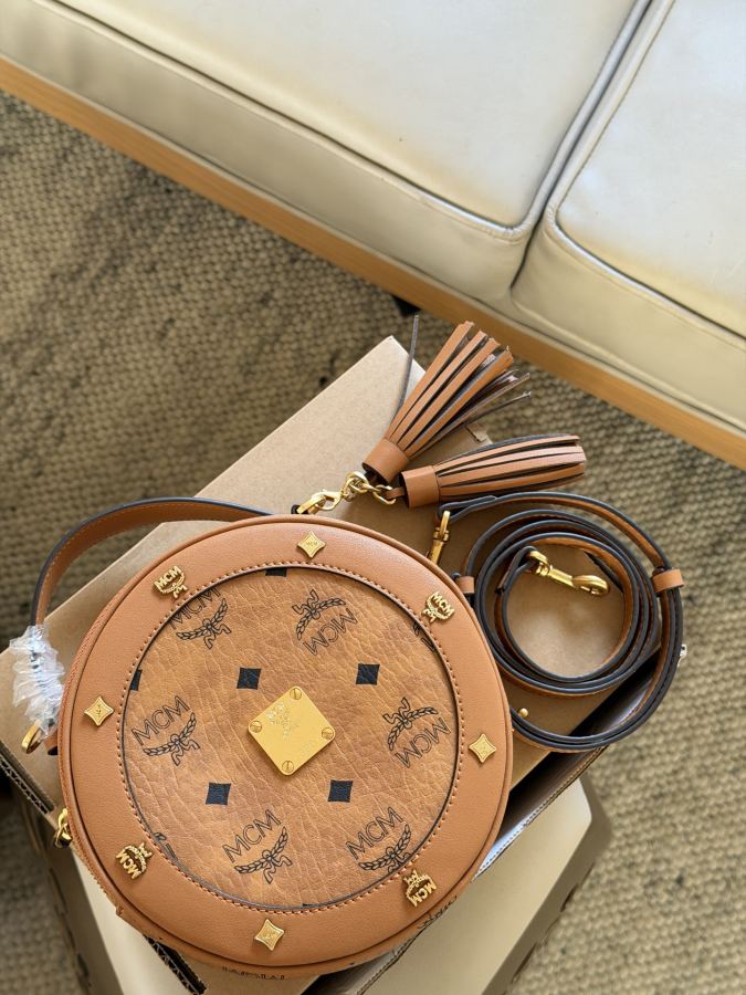 1:1 Replica MCM bag size 18.5cm — Premium Replica — photo 3