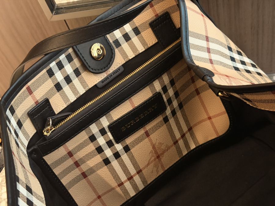 1:1 Replica Burberry bag size 26*26cm — AAA Quality Replica — photo 4