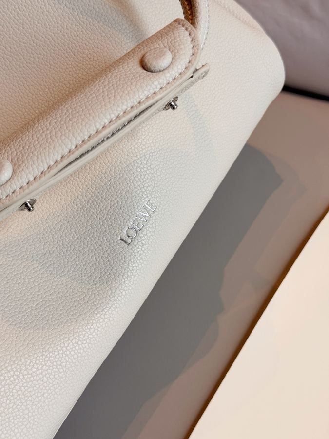 1:1 Replica LOEWE bag size 28*23cm — AAA Quality Replica — photo 9