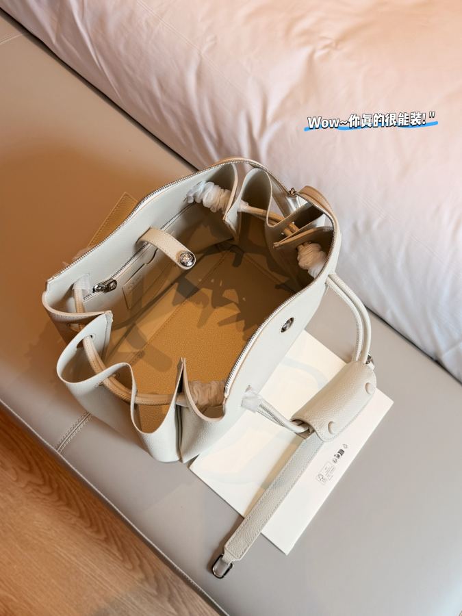 1:1 Replica LOEWE bag size 28*23cm — AAA Quality Replica — photo 3