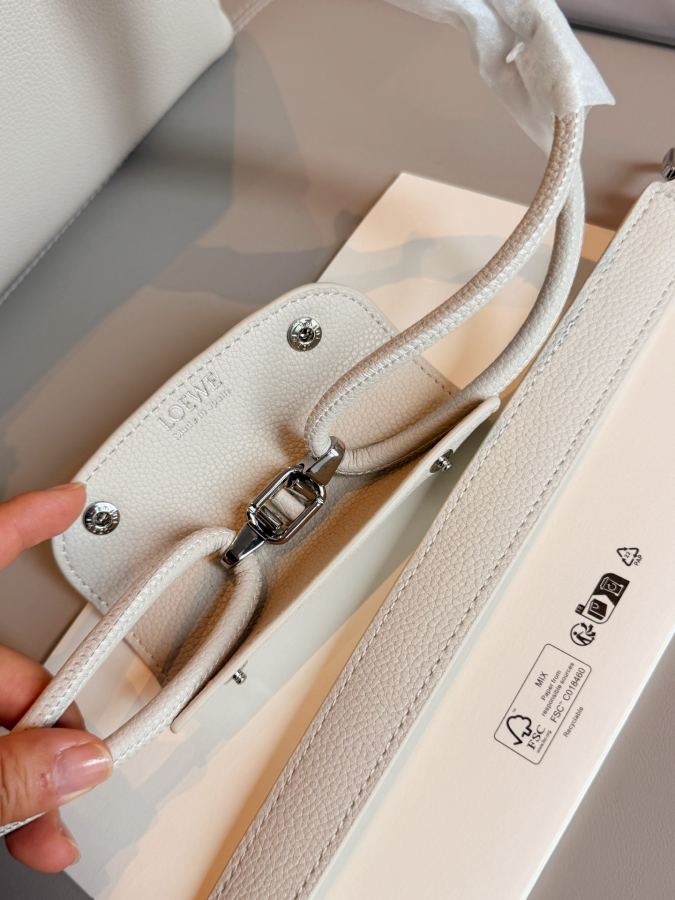 1:1 Replica LOEWE bag size 28*23cm — AAA Quality Replica — photo 5
