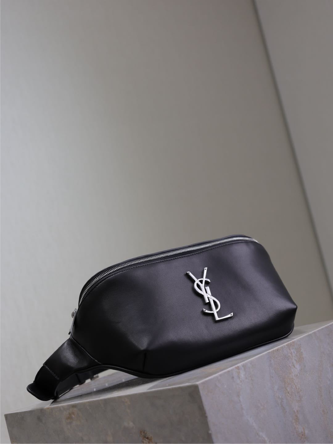 1:1 Replica YSL bag Black — 1:1 Replica — photo 2