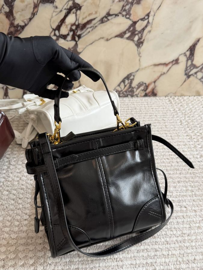 1:1 Replica PRADA bag size 20 21cm — Premium Replica — photo 4