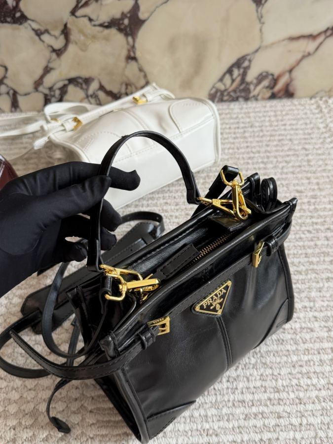 1:1 Replica PRADA bag size 20 21cm — Premium Replica — photo 2
