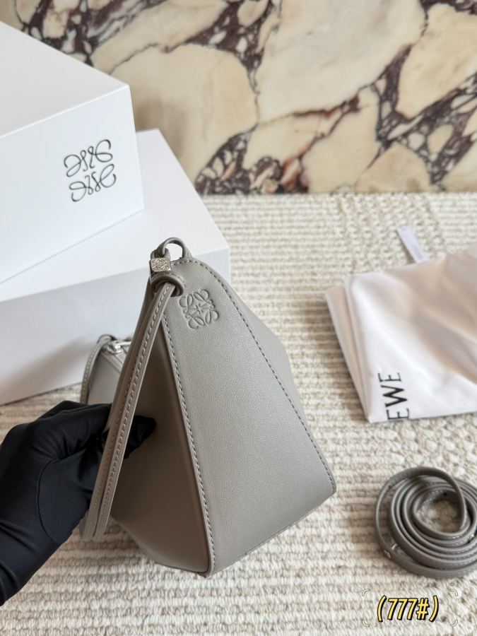 1:1 Replica LOEWE bag size 17-27* 16cm — AAA Quality Replica — photo 2