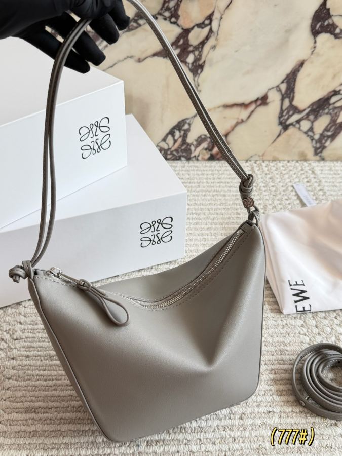 1:1 Replica LOEWE bag size 17-27* 16cm — AAA Quality Replica — photo 4