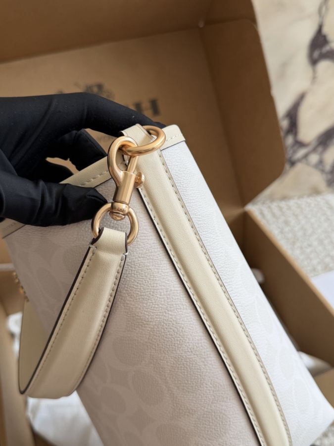 1:1 Replica COACH bag size 21 17cm — AAA Quality Replica — photo 2