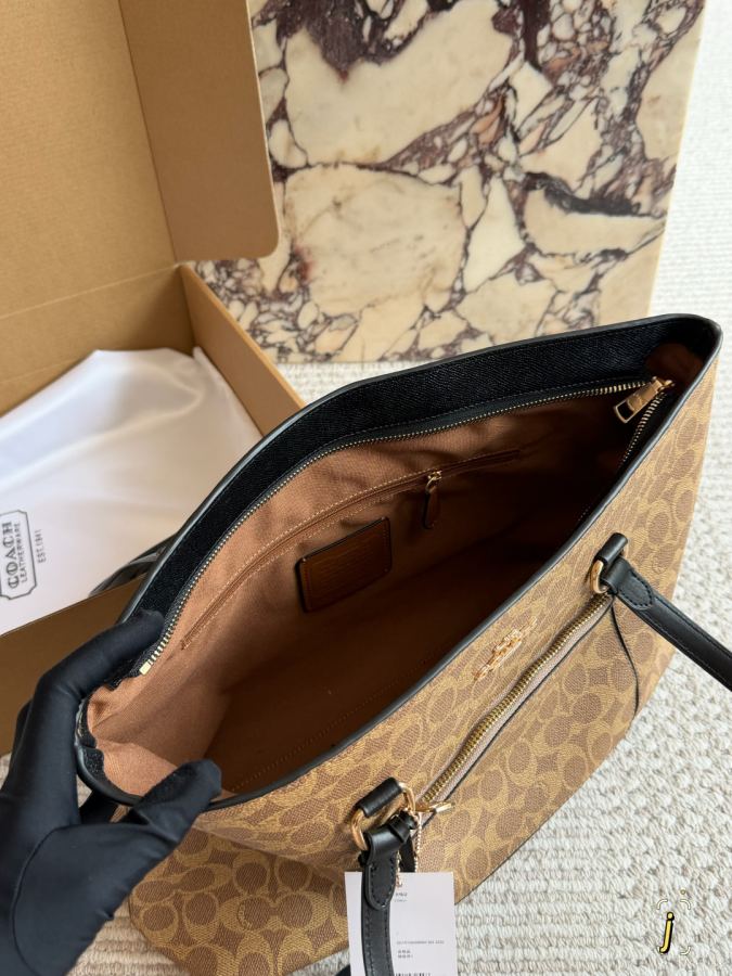 1:1 Replica COACH bag size 34 29cm — AAA Quality Replica — photo 3