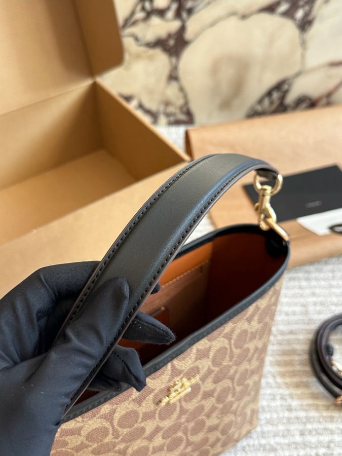 1:1 Replica COACH bag size 21 17cm — AAA Quality Replica — photo 8