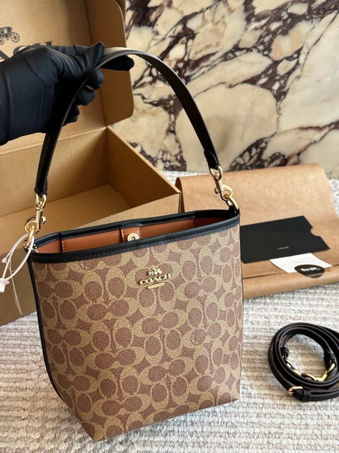 1:1 Replica COACH bag size 21 17cm — AAA Quality Replica — photo 3