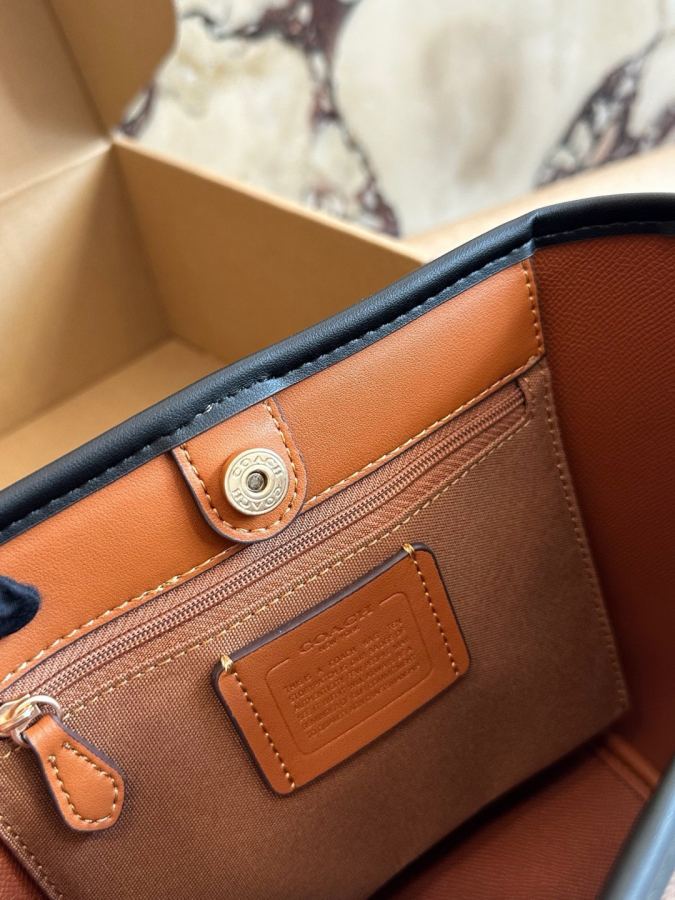 1:1 Replica COACH bag size 21 17cm — AAA Quality Replica — photo 6